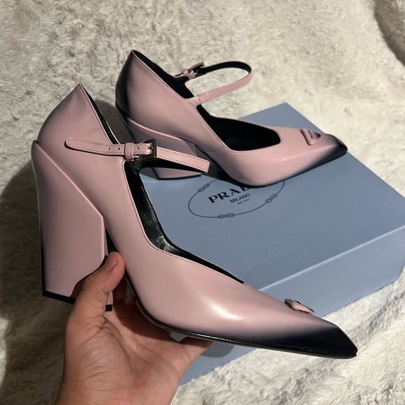 NIB Prada Logo Toe Mary Jane Pump - Picture 5 of 16